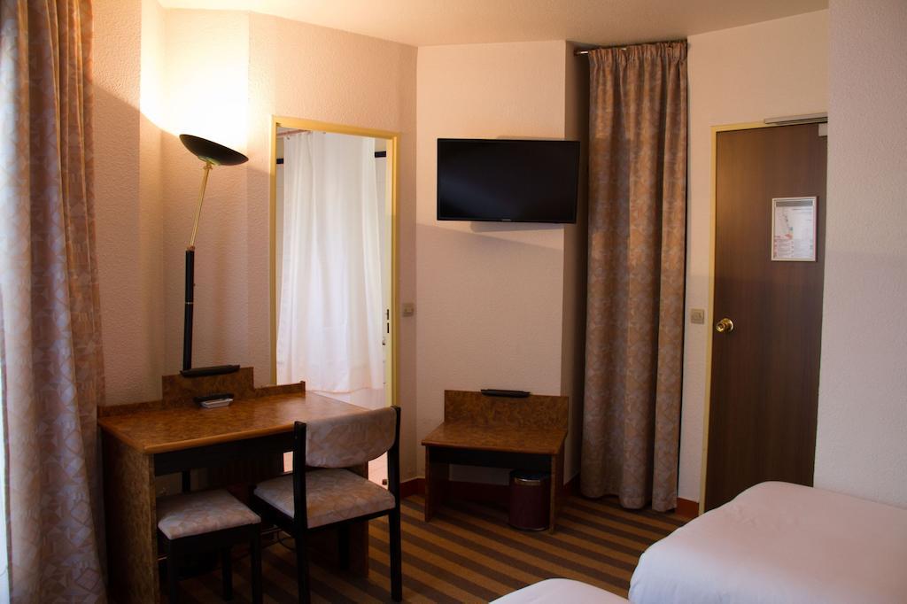 Hotel Du Trosy Clamart Exterior photo